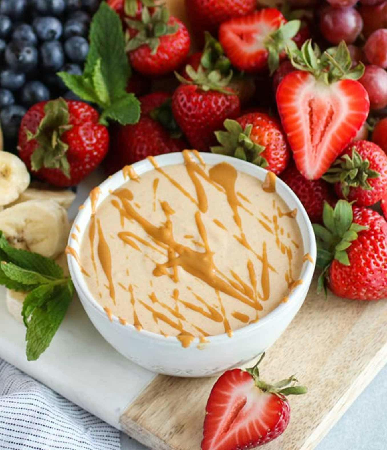 Easy Peanut Butter Yogurt Fruit Dip